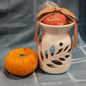 🆕 RARE! 2012 YANKEE CANDLE  White Leaf Design Wax Melt Burner. Vintage.